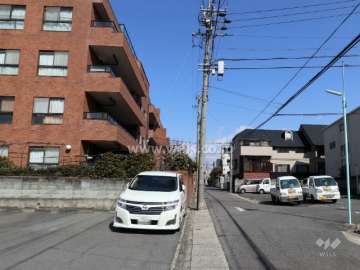 敷地南側前面道路