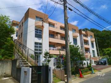 コレツォーネ東山の外観（南西側から）