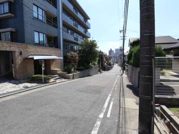 敷地西側前面道路