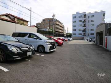 敷地内駐車場（屋外平面式）