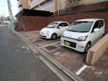 敷地内駐車場(屋外平面式)