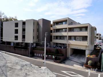 パークホームズ見附町の全景