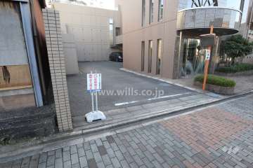 駐車場出入り口