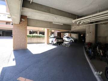 敷地内駐車場（屋内平面式）