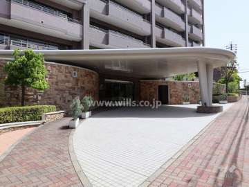 エントランス前の車寄せ