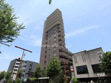 ファミールグラン四ツ谷通の外観（南西側から）