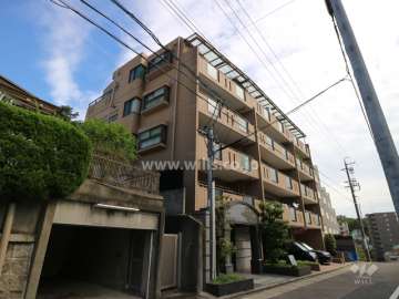 ファミールグラン覚王山の外観（南西側から）
