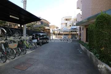 敷地内駐車場（屋外立体式・屋外平面式）と駐輪場