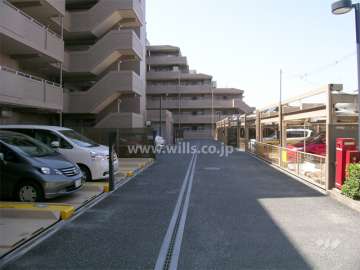 敷地北側にある敷地内駐車場