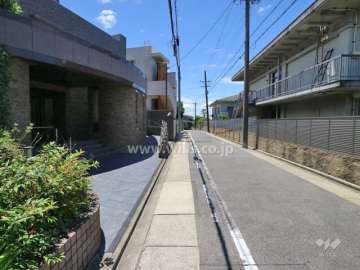 敷地東側前面道路