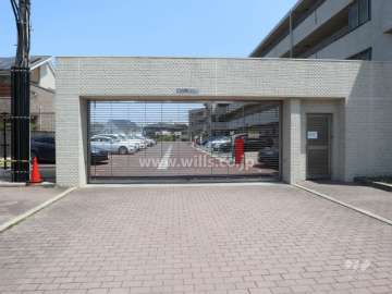 駐車場出入り口(リングシャッター付き)