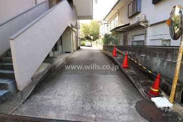 駐車場出入り口