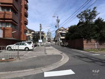 敷地東側の前面道路