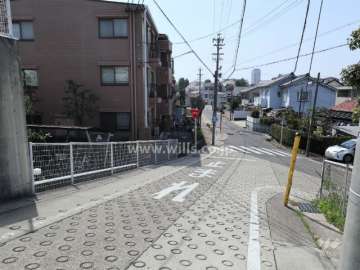 敷地北西側の前面道路