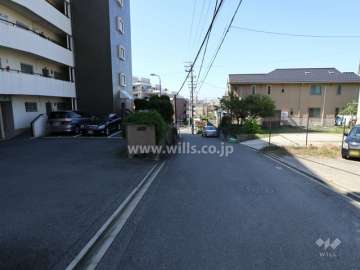 敷地北側前面道路