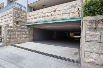 .駐車場の出入り口