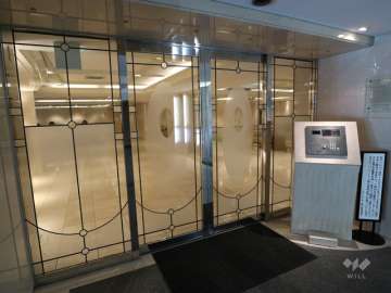 エントランスはオートロック付きです。