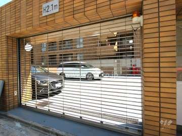 駐車場出入り口（リングシャッター付き）
