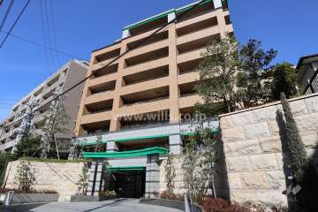 グランドヒルズ東山の外観（南東側から）
