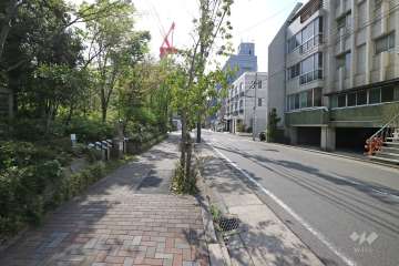 敷地北側の前面道路