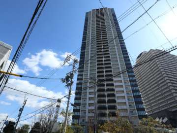 グランドメゾン池下ザ・タワーの外観(北西側から)