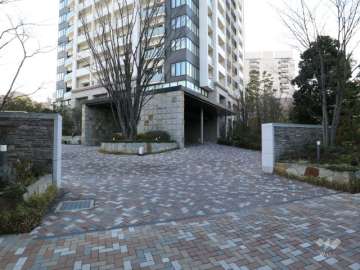 駐車場出入り口