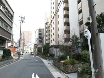 敷地北側前面道路