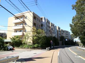 グランドメゾン自由ヶ丘テラスの外観（東側から）