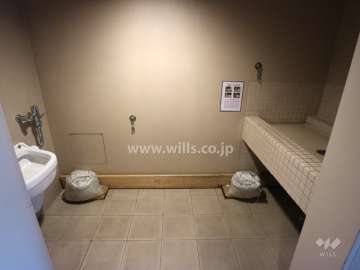 駐車場近くの共用部分。水栓が付いています。