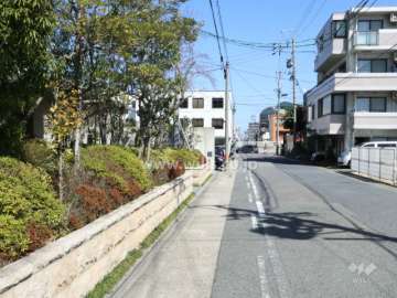 敷地東側前面道路