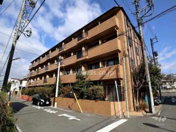 ライオンズマンション名大ウエストの外観（南東側から）
