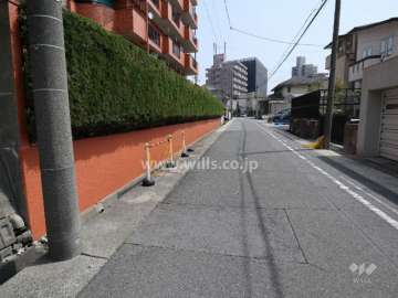 敷地南側の前面道路