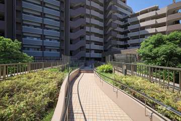 スカイプレーリー（屋上緑化）