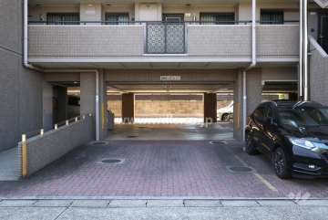駐車場出入り口