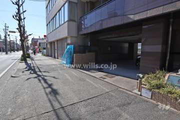 駐車場出入り口