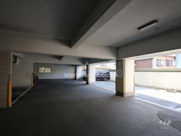 敷地内駐車場（屋内・屋外平面式）