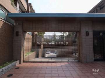 駐車場出入り口（リングシャッター付き）