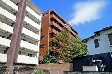 三旺マンション猫洞の外観（南西側から）