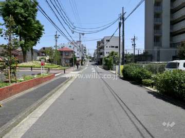 敷地北側の前面道路