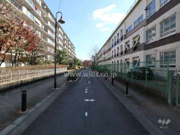 敷地南側前面道路