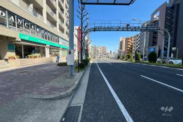 敷地南側の前面道路