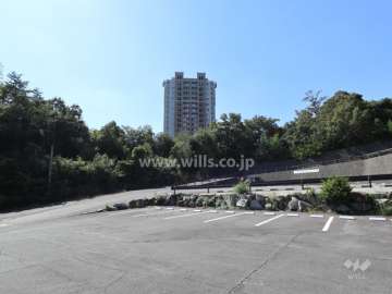 敷地南側の前面道路