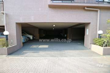 駐車場出入り口