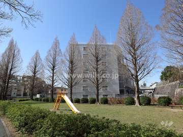 敷地東側にある公園