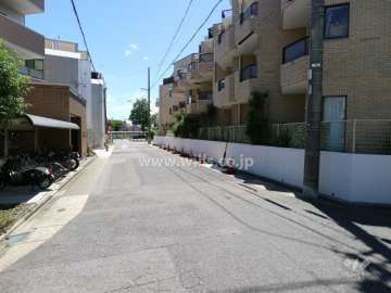 敷地南側前面道路