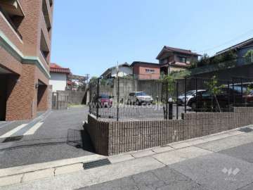 敷地内駐車場(屋外平面式)