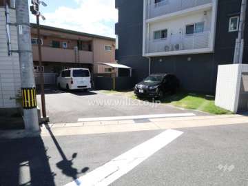 駐車場東側出入り口