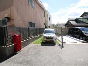 敷地内駐車場（屋外平面式）
