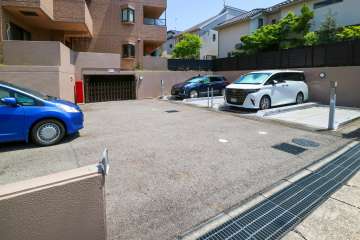 駐車場の出入口