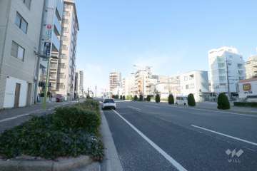 敷地北側の前面道路